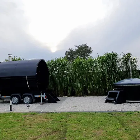 Czarne Nad Bialym Feriehus